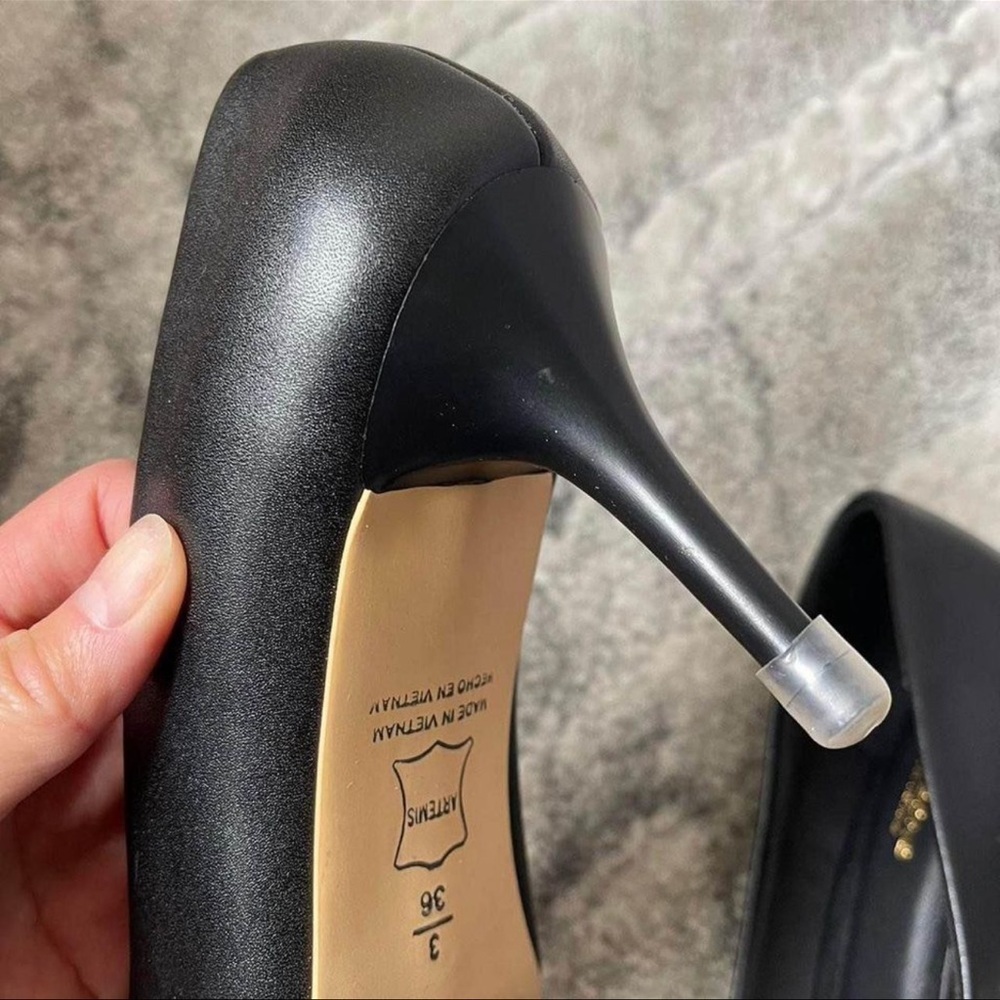 Classic smooth faux leather black pumps - Picture 6 of 10